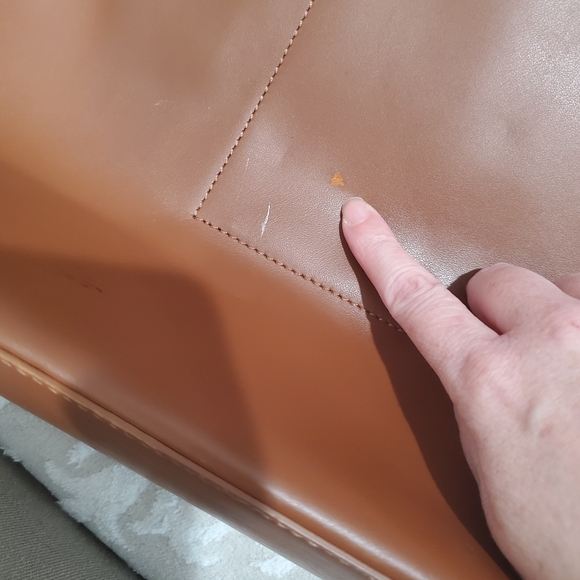 Elegant Brown Leather Tote Bag By Everlane - Picture 4 of 8